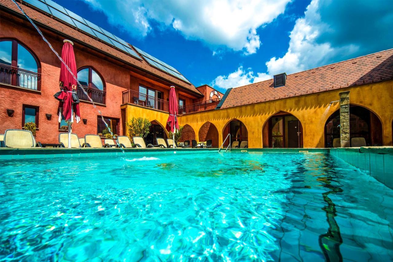 Meses Shiraz Hotel Superior-Adults Only Egerszalok Luaran gambar